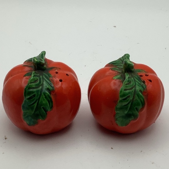 Vintage Japan Tomato Salt & Pepper Shakers - Picture 2 of 7